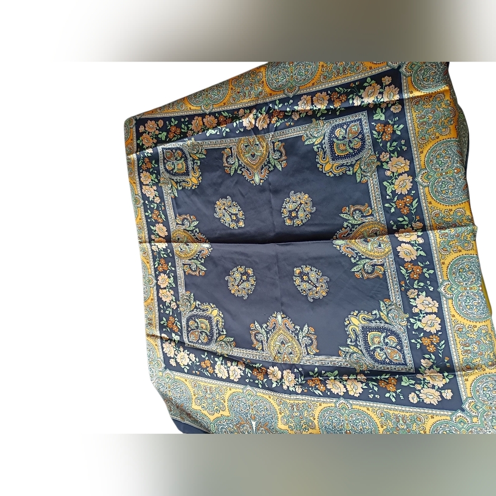 Elegant Paisley Floral Scarf 33x33